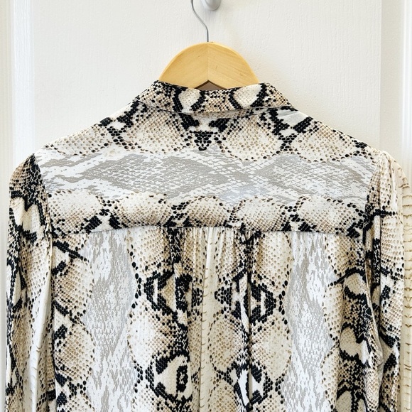 Topshop Snakeskin Print Button Up Shirt Blouse Cream and Black Size 6 - Picture 9 of 16